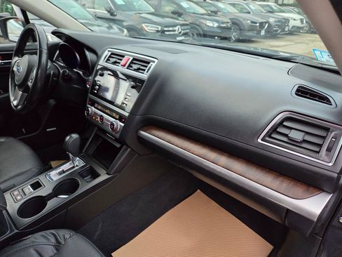 Used 2017 Subaru Outback 2.5i Limited AWD/4WD image 18