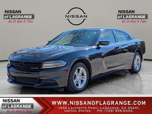Used 2019 Dodge Charger SXT image 1