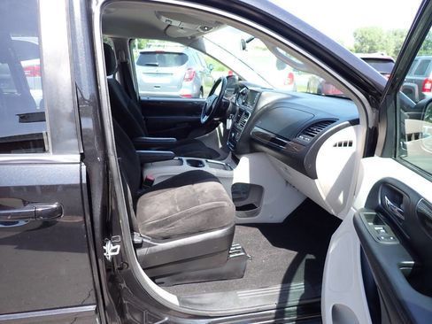 Used 2012 Dodge Grand Caravan Crew w/ Crew Value Pkg FWD image 9