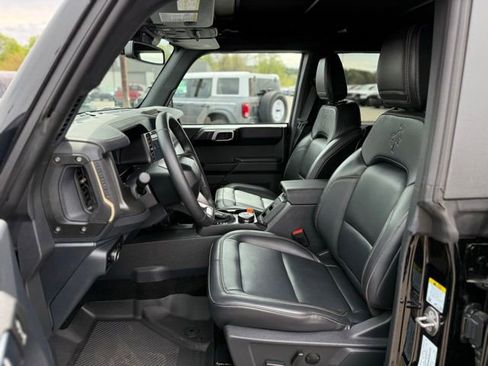 Used 2025 Ford Bronco Badlands AWD/4WD image 14