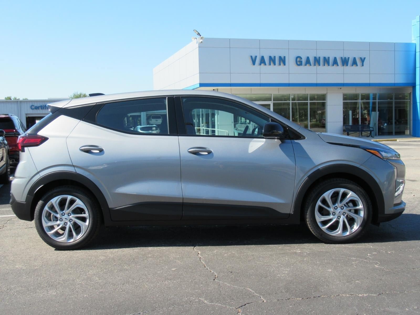 New 2027 Chevrolet Bolt LT w/ Comfort Package FWD image 4