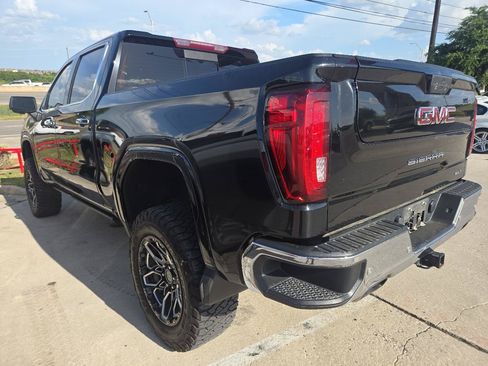 Used 2021 GMC Sierra 1500 SLT w/ SLT Premium Plus Package AWD/4WD image 4