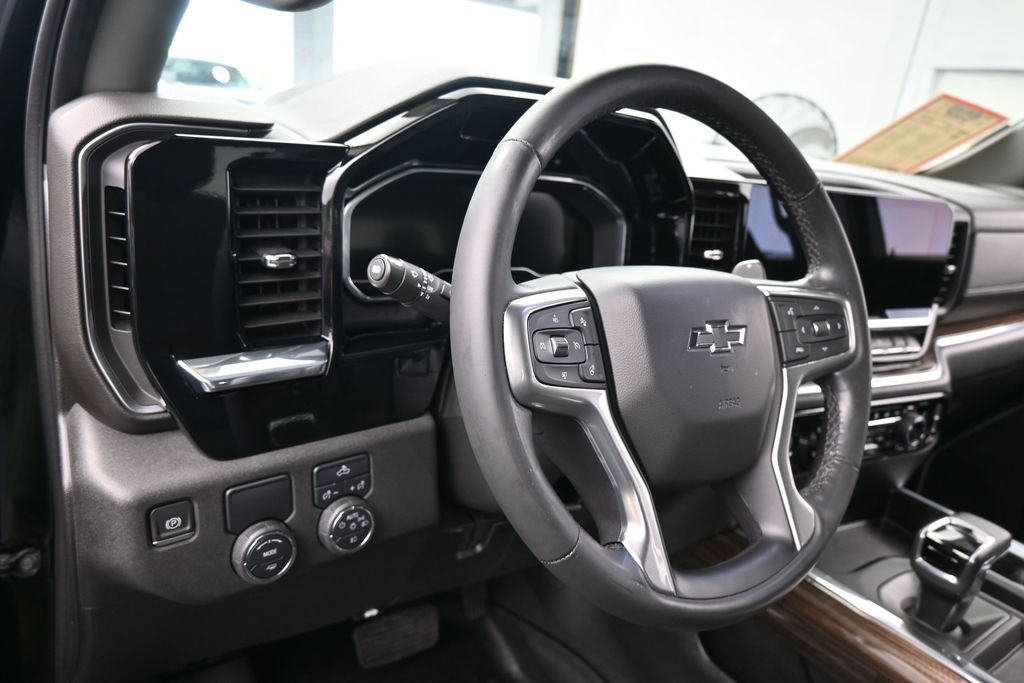 Used 2024 Chevrolet Silverado 1500 RST RWD image 15