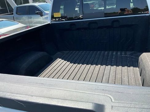 Used 2022 GMC Sierra 1500 AT4 w/ AT4 Premium Package AWD/4WD image 8