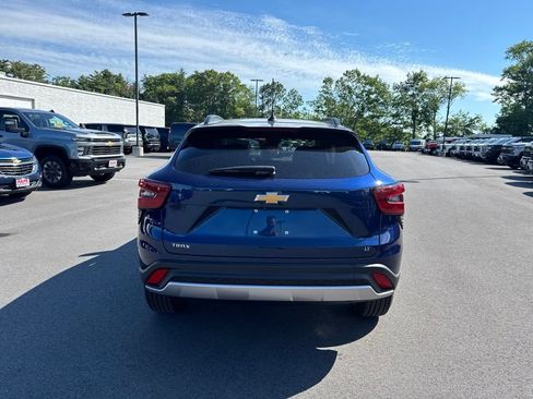 Used 2024 Chevrolet Trax LT w/ Driver Confidence Package FWD image 5