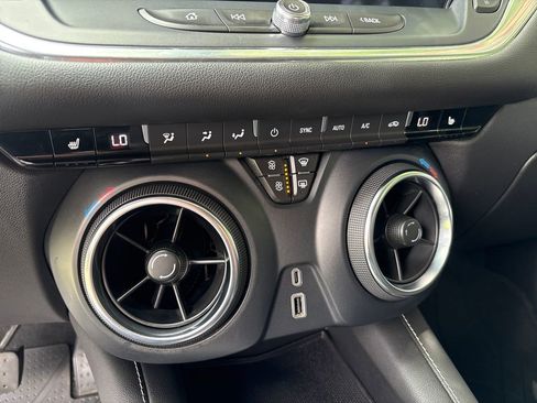 Certified 2024 Chevrolet Blazer LT w/ Midnight/Sport Edition FWD image 20