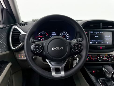 Used 2022 Kia Soul LX w/ Technology Package FWD image 17