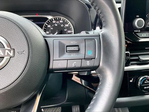 Certified 2024 Nissan Pathfinder SV image 23