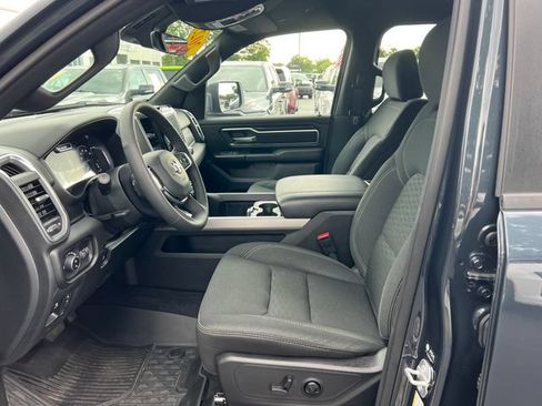 Used 2025 RAM 1500 Big Horn AWD/4WD image 4