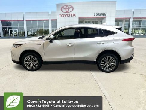 Certified 2021 Toyota Venza Limited image 5