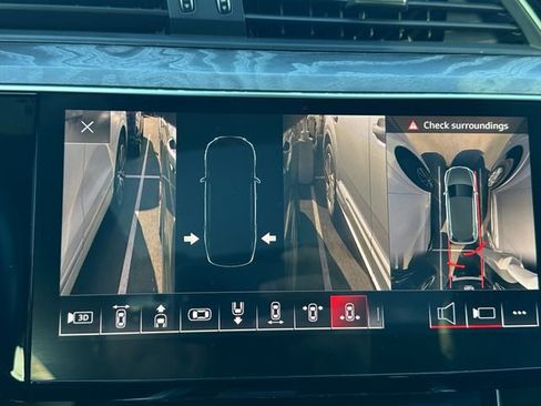 Used 2019 Audi e-tron Prestige w/ Prestige Package image 33