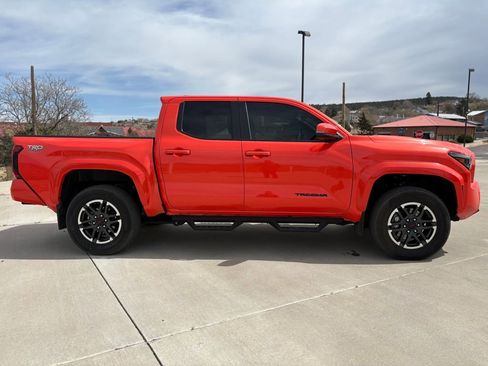 Used 2024 Toyota Tacoma TRD Sport w/ TRD Sport Upgrade Package image 7
