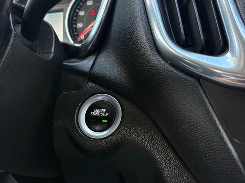 Used 2017 Chevrolet Cruze LT w/ Sun And Sound Package image 18