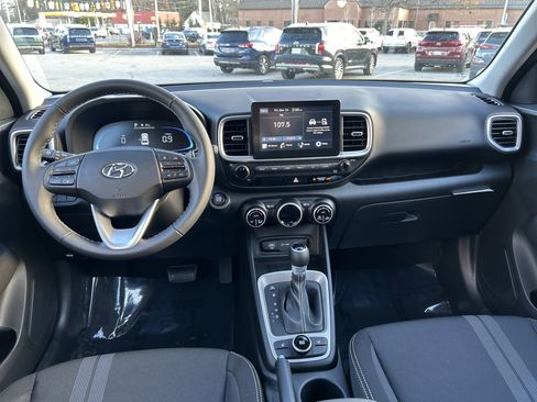 New 2026 Hyundai Venue SEL image 3