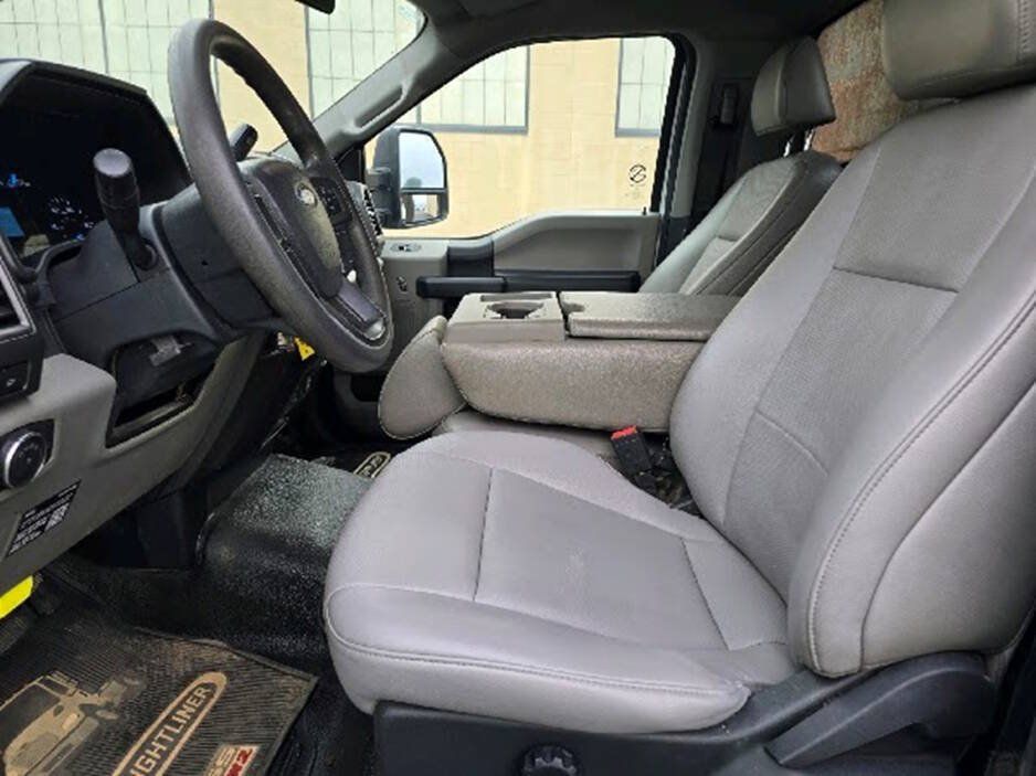 Used 2022 Ford F550 4x4 Regular Cab Super Duty image 21