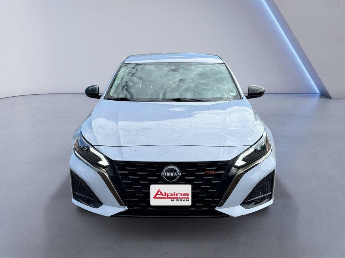 Used 2024 Nissan Altima 2.5 SR FWD image 8