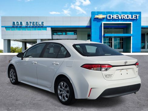 Used 2023 Toyota Corolla LE FWD image 3