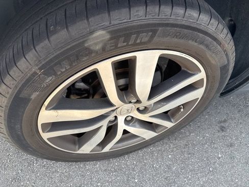 Used 2017 Honda Pilot Touring image 9