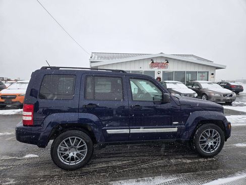 Used 2012 Jeep Liberty Sport image 8