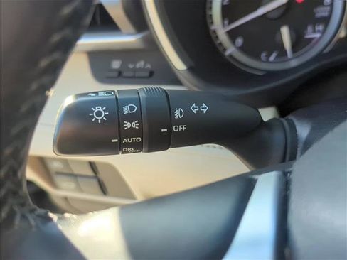 Used 2022 Toyota Highlander XLE FWD image 15