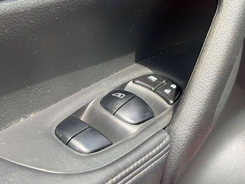 Used 2017 Nissan Rogue S w/ S Family Package FWD image 15