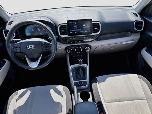 Certified 2025 Hyundai Venue SEL FWD image 30