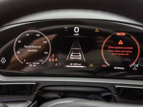 Used 2025 Porsche Cayenne Coupe image 20