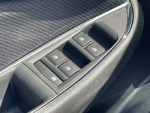 Used 2018 Chevrolet Cruze LT image 15