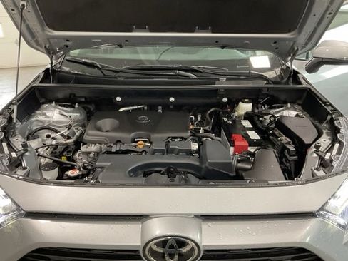 Used 2025 Toyota RAV4 XLE AWD/4WD image 27