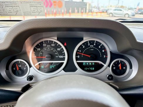 Used 2007 Jeep Wrangler Unlimited Sahara AWD/4WD image 16
