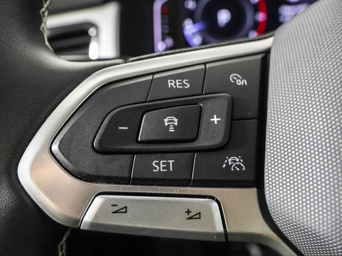 Certified 2022 Volkswagen Atlas SEL image 28