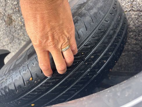 Used 2000 Ford E-150 and Econoline 150 image 12