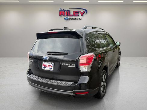 Used 2017 Subaru Forester 2.5i Premium AWD/4WD image 5
