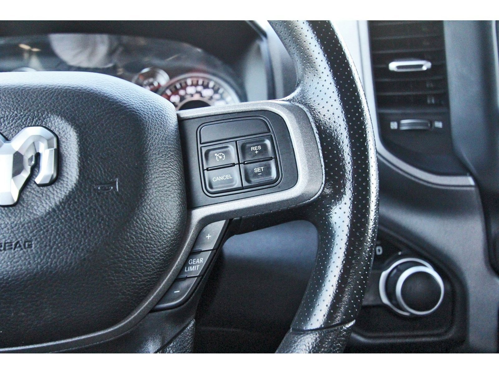Used 2022 RAM 2500 Tradesman w/ Chrome Appearance Group AWD/4WD image 25