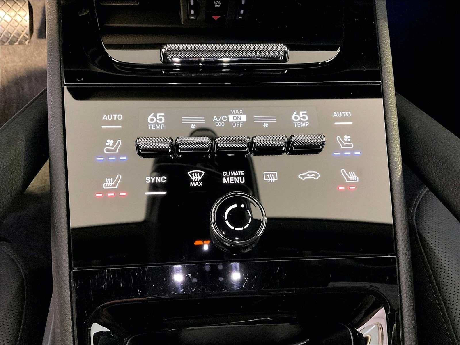 Certified 2026 Porsche Cayenne AWD/4WD image 37