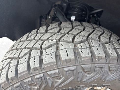 Used 2025 Chevrolet Colorado ZR2 w/ Technology Package image 29