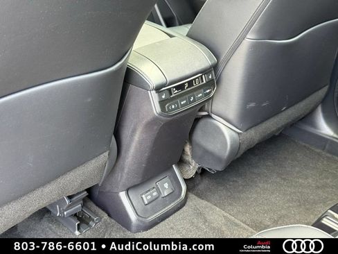 Used 2023 Toyota Highlander Platinum FWD image 26