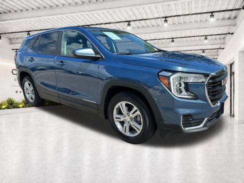 Used 2024 GMC Terrain SLE FWD image 1