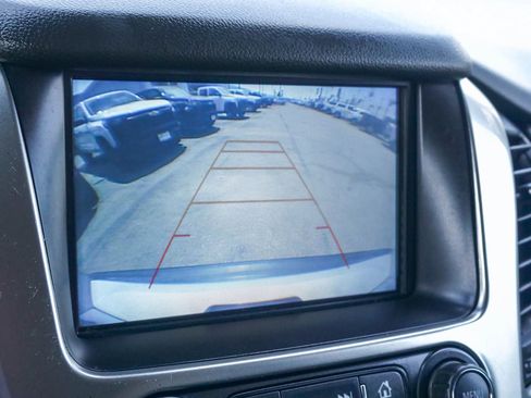 Used 2019 Chevrolet Tahoe 4WD w/ Enhanced Driver Alert Package image 23