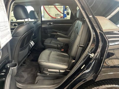 Certified 2023 Kia Sorento SX AWD/4WD image 23