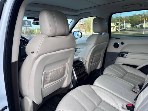 Used 2014 Land Rover Range Rover Sport HSE image 14