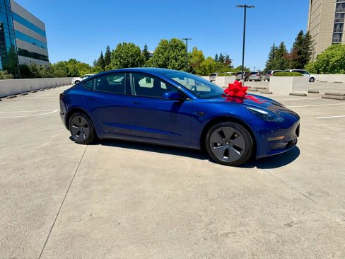 Used 2022 Tesla Model 3 RWD image 3