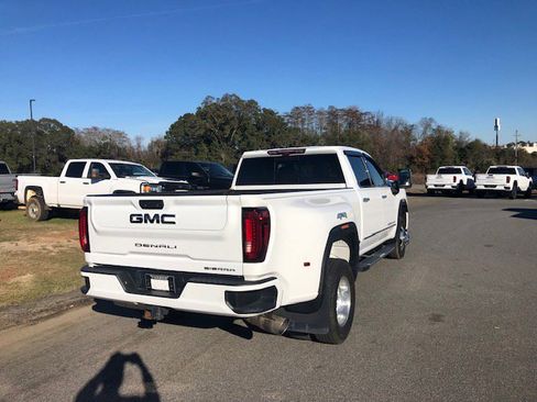 Used 2022 GMC Sierra 3500 Denali w/ Denali Ultimate Package image 8