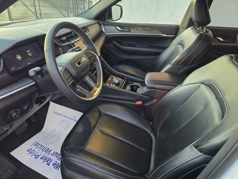 Used 2024 Jeep Grand Cherokee L Limited image 14