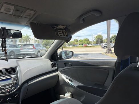 Used 2012 Hyundai Accent GLS w/ Premium Pkg 3 FWD image 11