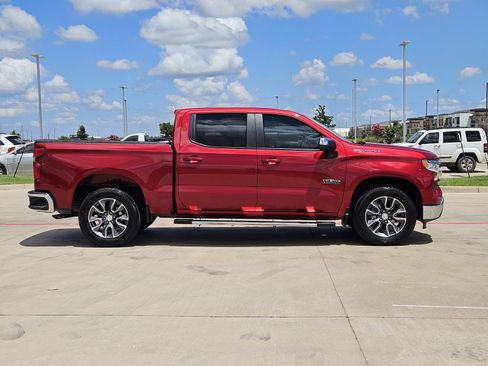 Used 2024 Chevrolet Silverado 1500 LT RWD image 7