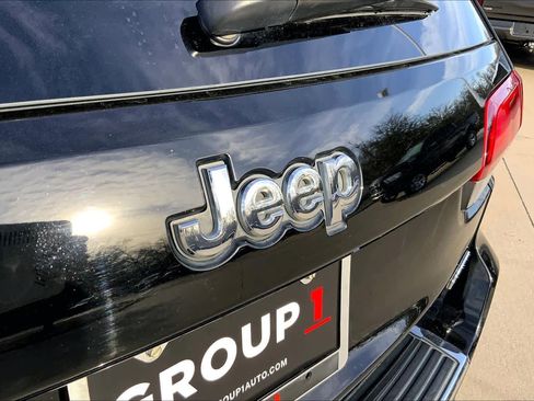Used 2020 Jeep Grand Cherokee Limited image 31