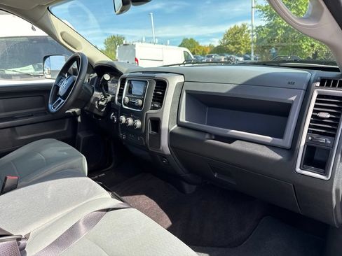 Used 2018 RAM 2500 Tradesman w/ Chrome Appearance Group AWD/4WD image 9