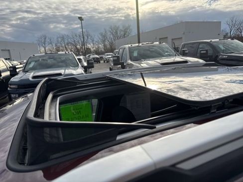 Used 2022 Chevrolet TrailBlazer LT w/ Sun and Liftgate Package image 16