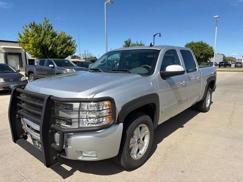 Used 2010 Chevrolet Silverado 1500 LTZ w/ Z71 Appearance Package AWD/4WD image 3